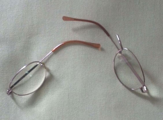 Picture of Eyeglass Repair
